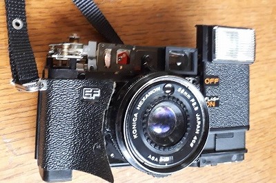 カメラ フィルムカメラ ピッカリコニカことKONICA C35EFを修理する